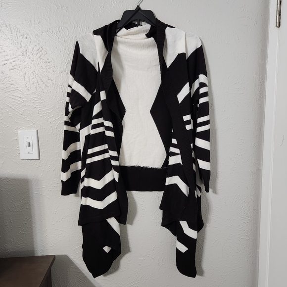 cato Sweaters - Cato Black & White Chevron/Stripe Drape Front Cardigan